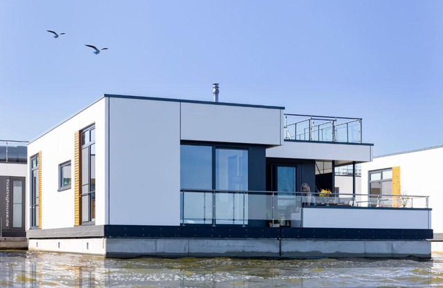 Floatinghouses BernsteinResort