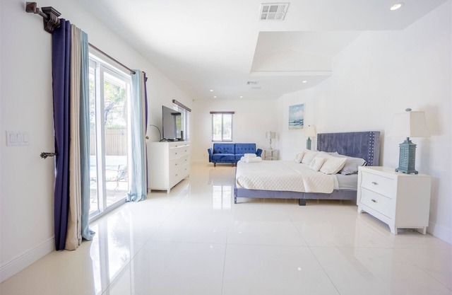 Florida Blue Dream, Beautiful location, family friendly and close to everything!