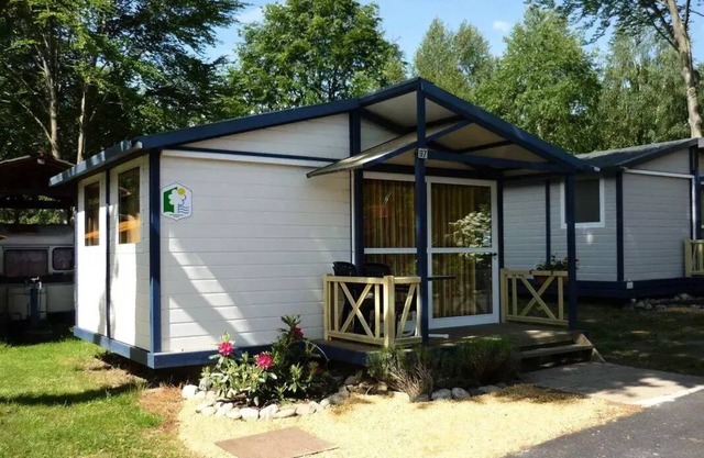 Flower Camping Les Bouleaux * - Chalet TRADITIONNEL 24 m2 (2 bedrooms) + terrace 4 people