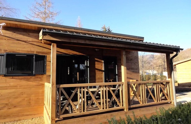 Flower Camping Les Bouleaux * - Chalet CONFORT+ 30m2 (2 bedrooms) + terrace 5 persons