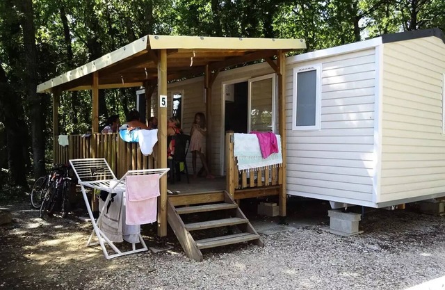 Flower Camping LES TRUFFIERES * - Mobil home Lavande COMFORT 28m2 2 bedrooms +TV + Air conditioning +Terrace covered 11m2 4 persons