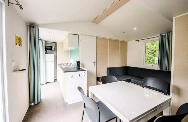 Flower Lake Camping * - Mobil-home Limousin Comfort 30m2 - 3 bedrooms + covered terrace + TV 6 persons