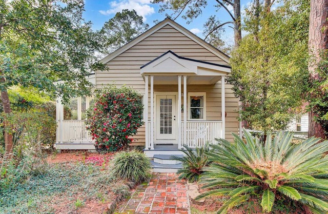 FlowerTown Historic District Private Cottage w/Gardens
