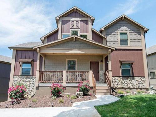 Foggy Bay Hideaway Perfect location. Check it out!