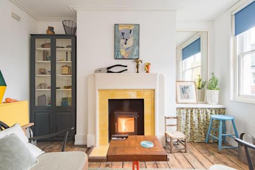 Folkestone Terrace - quirky vibe holiday home