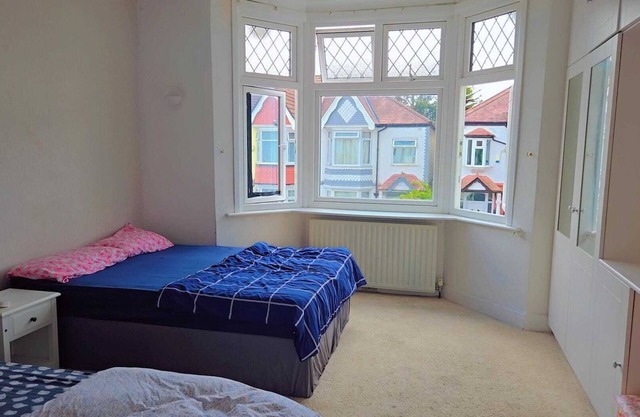 Footsteps away from wembley stadium. Best prime Location in wembley!nFamily Room
