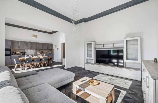 For up to 8 people Kaiser Wilhelm Bridge