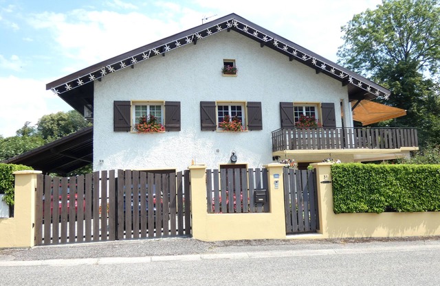 For your Thermal Cures, Holidays, in AIX LES BAINS, APARTMENT T1 in VILLA