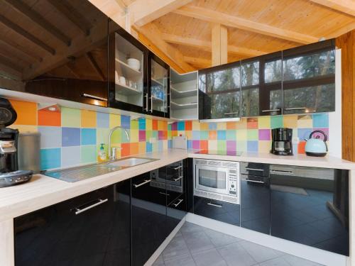 Forest House in Norg with Private Sauna, cleaning included