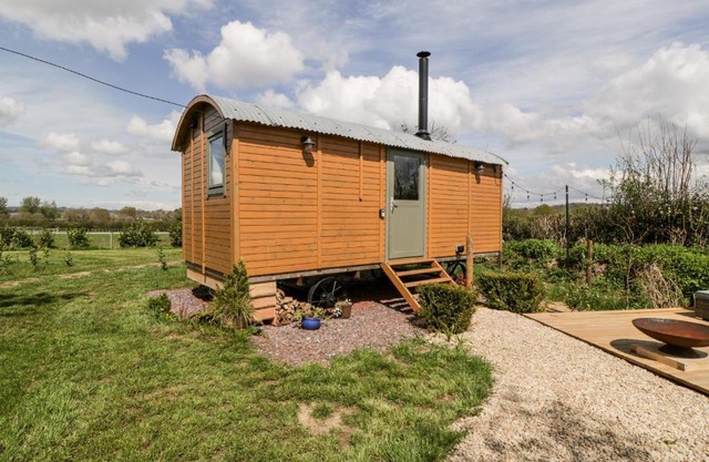 Forton House Shepherd's Hut 1