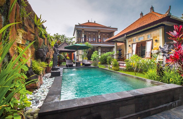 Four-Bedroom House With pool at Win House by Supala