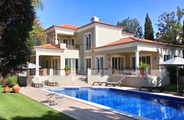 Four Bedroom Villa in Quinta do Lago Estate SD99 - Almancil, Algarve
