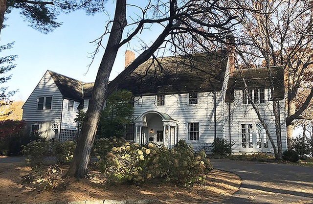 Four Mounds Inn