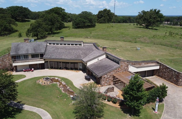 Four Silos Retreat - Luxury Ranch Home