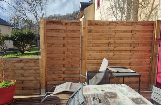 20 meters from the pool house with private terrace 25 m2