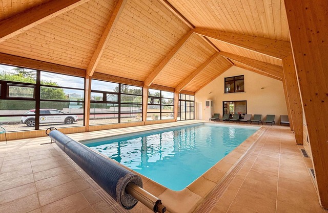 Charming Villa with Indoor Pool, Private Tennis Court, Near Zoo and Castles