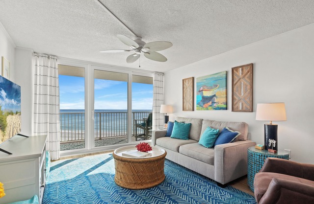 FREE BEACH SERVICE thru Oct 🏖️ Labor Day Available 🏝️ Check out our reviews! 🌟