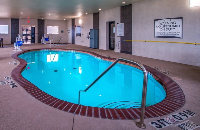 Free Breakfast. Indoor Pool & Hot Tub. Only 15 Min from Convention Center.