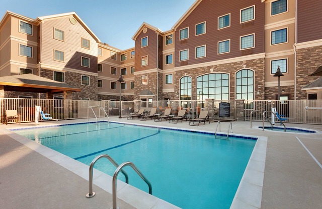 Free Breakfast. Pool. Close to the new Chevron and Oxy campuses!