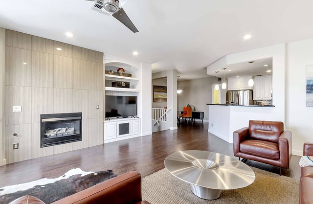 FREE GOLF & MORE! Kierland Commons Fine Dining & Shopping, Hiking, Fitness room, Heated Pool & Spa!