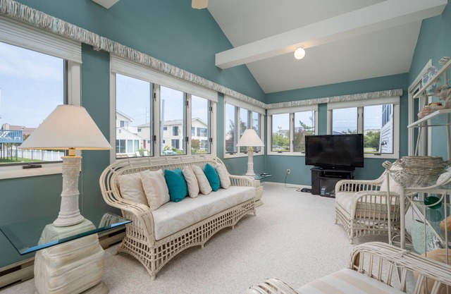 Free Linens & Cleaning - Henlopen Cottage