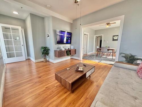 FREE Parking near NYC Washer and Dryer