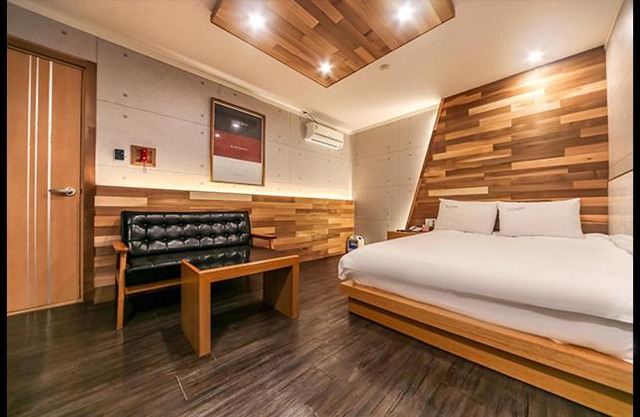 French Hotel