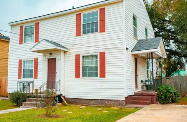 French Quarter Oasis: Historic Charm