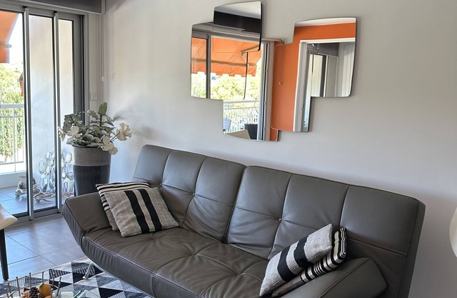 French Riviera, La Napoule (Cannes): superb 4-room apartment 300m from the beach