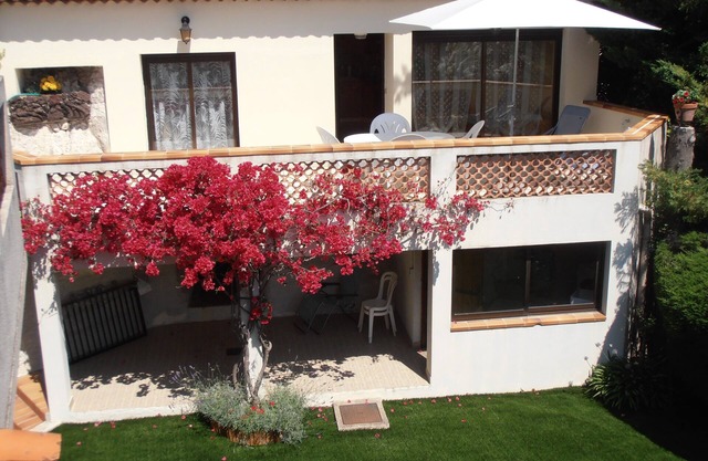 French Riviera Villefranche sur mer 4 person apartment large terrace with sea view