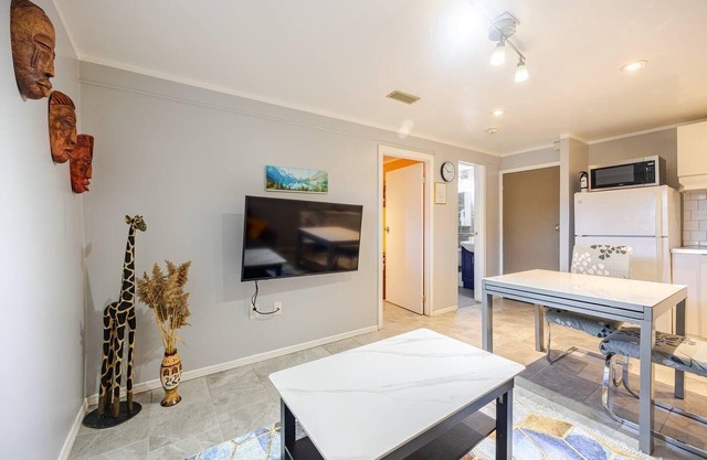 ✅ Fresh Private Apartment Separate Entry 2 beds