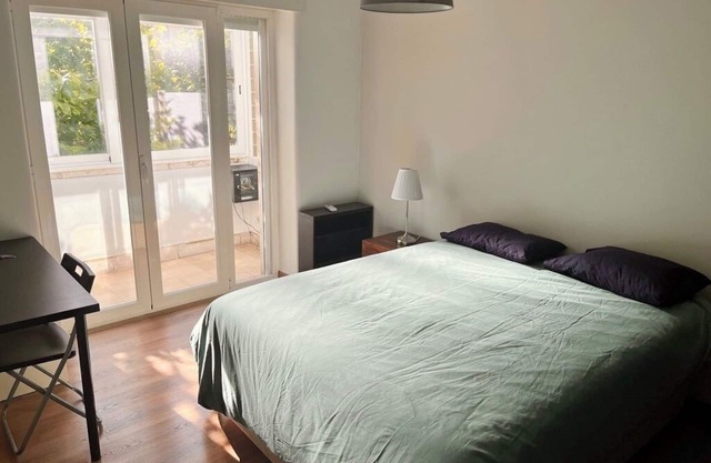 Fresh, Sunny Lisbon Apartment with WiFi, In-Unit Laundry, AC