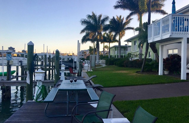 Freshly renovated Treasure Island Condo in 2025! Close to everything!