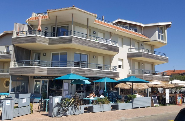 Front-line apartment on the waterfront
