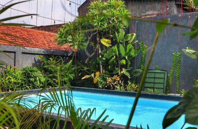 Front One Inn Kediri