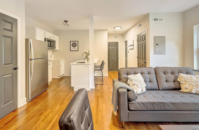 Frontdesk | 1 BR Apt minutes from Hard Rock Casino