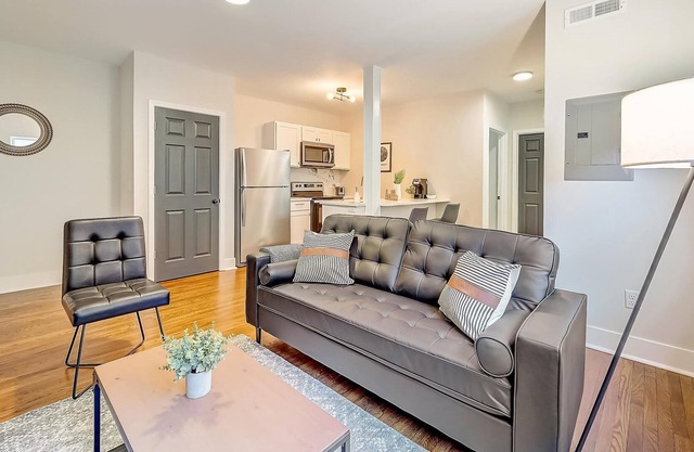 Frontdesk | 1 BR Apt near UC College of Medicine