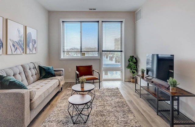 Frontdesk | 1 BR Apt near East Fairmount Park