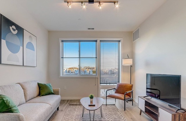 Frontdesk | 1 BR Apt near the Barnes Foundation