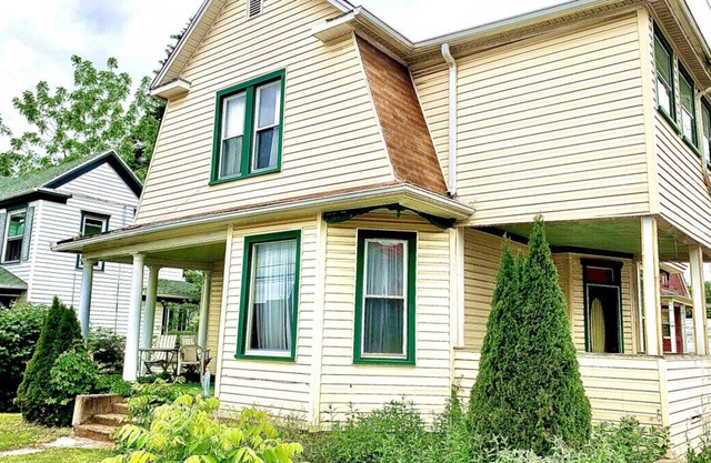 FROSTBURG-House-GuestRoom-A