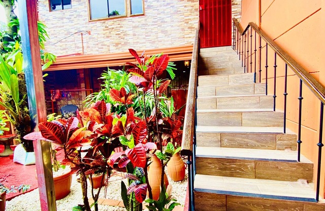 Full apartment 5 minutes Airport 2nd floor, high internet connection