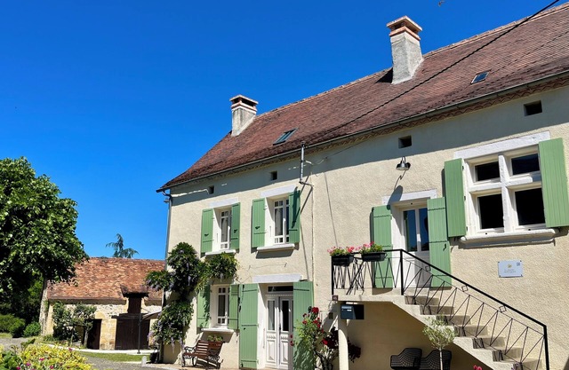 Full apartment with beautiful outdoor spaces in the Périgord Vert.
