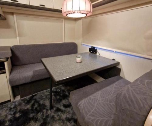 Full Service Caravan 1