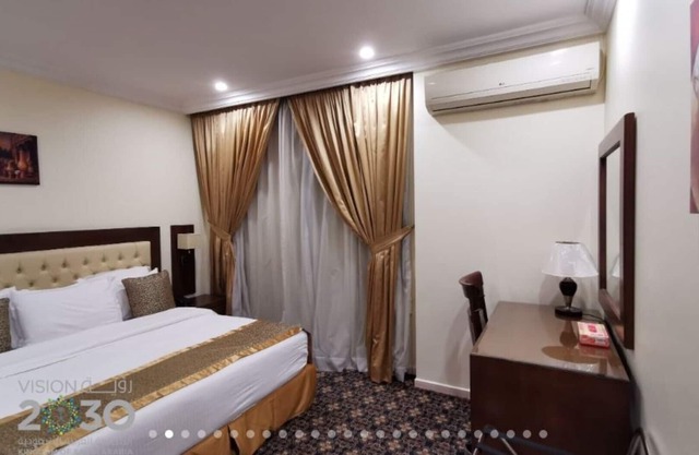 Fully Furnished 3 Rooms Serviced Apartment FOR RENT Sari St / UNIT 6