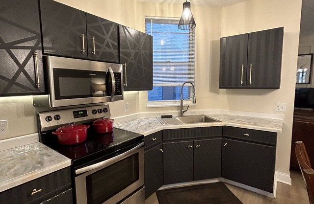 Fully Furnished Condo at the Heart of U of M