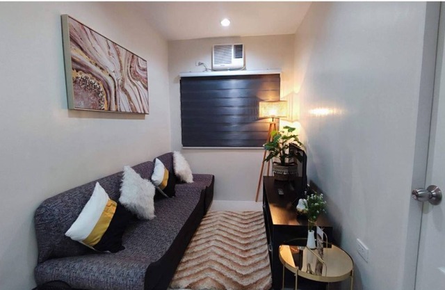 Fully Furnished Modern 1 BR Condo w/ Netflix and Karaoke