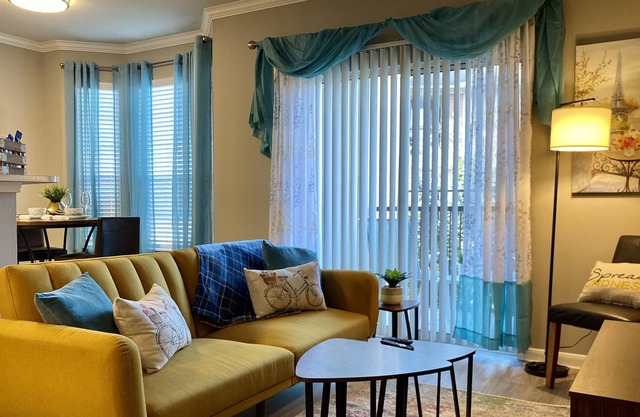 Fully Renovated Modern 1BDRM Suite near Beach