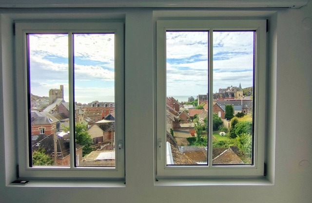 Fully renovated town house 300m from the sea - 10 pers