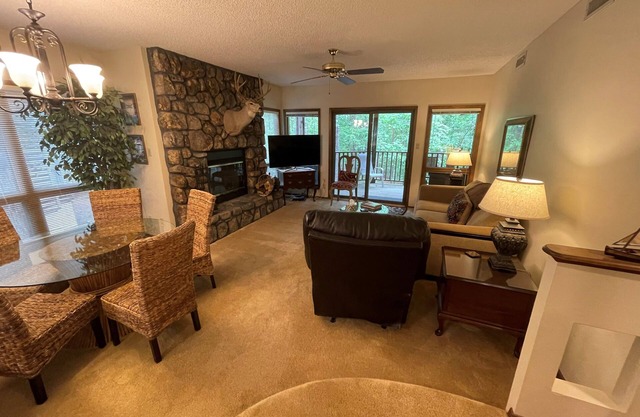 Fun at Lake Ouachita! 2 BR/2 BA Condo