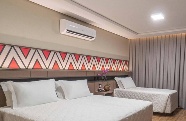 Fun Group Retreat: 3 Triple Double Rooms with Space for Families or Travel Crews